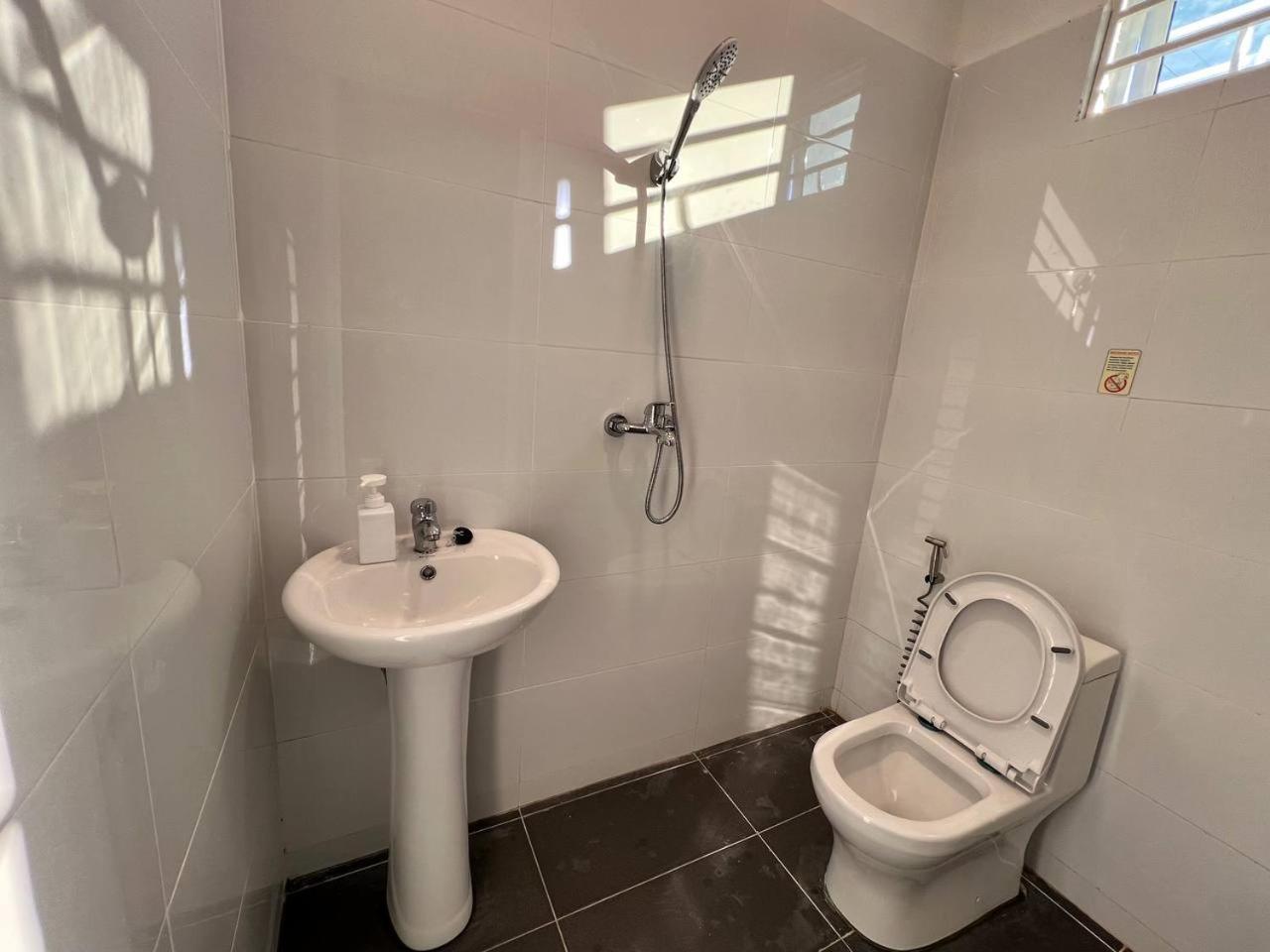 Ij Lodge Miri Dış mekan fotoğraf